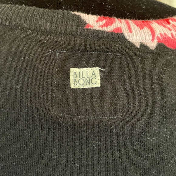 Beautiful fall or winter sweater by billabong so cute on .size large - Picture 5 of 6